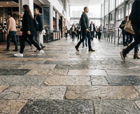Ağır Yaya Trafiği Olan Zeminler İçin Hangi Doğal Taşlar Uygundur?